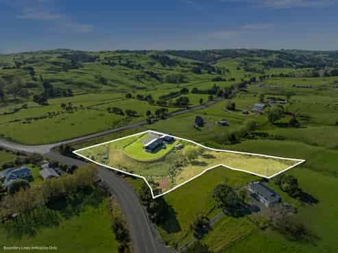 8 Paparoa Road, Mangapai and Surrounds