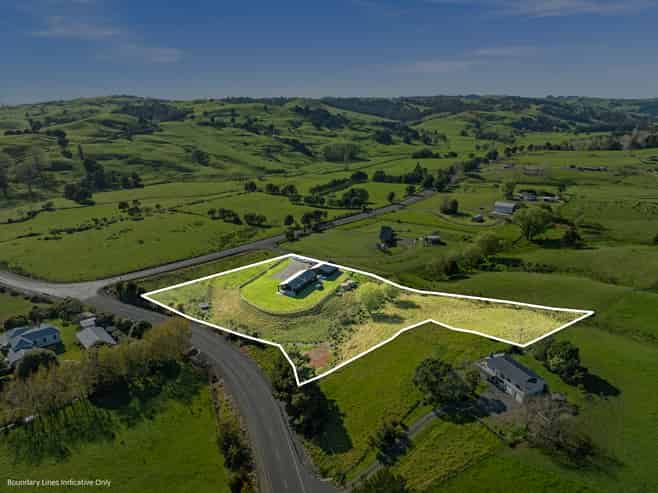 8 Paparoa Road, Mangapai