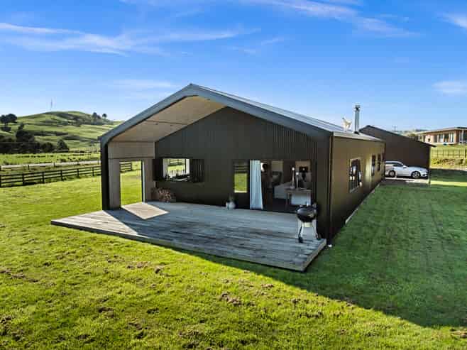 8 Paparoa Road, Mangapai