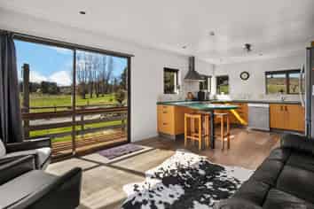 16 Waipuna Road Springvale, Clyde