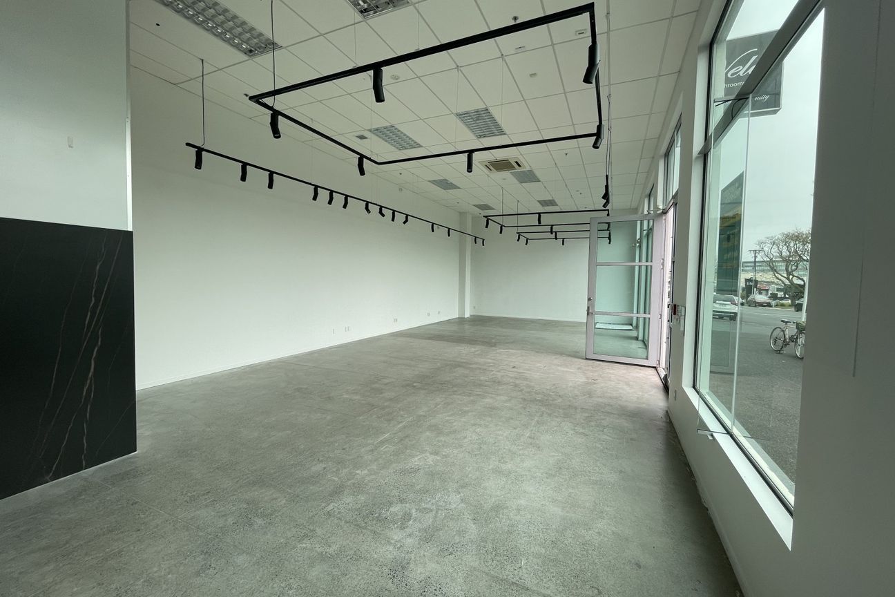 Modern Ground Floor Office or Retail - Vaade 4