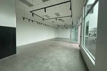 Modern Ground Floor Office or Retail