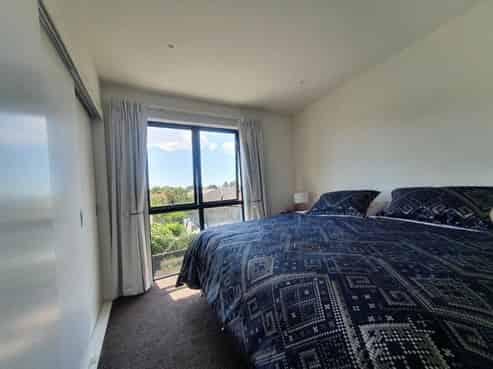 22 Tapuwae Way, Mangere Bridge