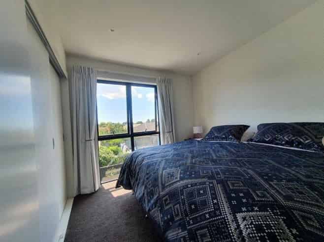 22 Tapuwae Way, Mangere Bridge
