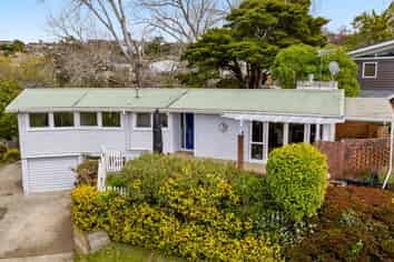 27 Colmar Road, Mellons Bay