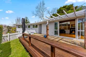 27 Colmar Road, Mellons Bay