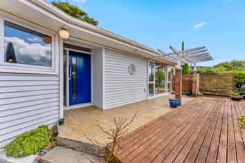 27 Colmar Road, Mellons Bay