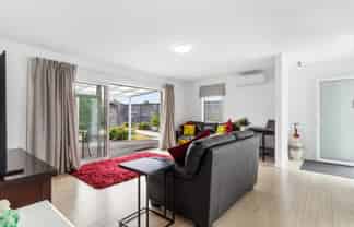 81A Centreway Road, Orewa