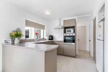 81A Centreway Road, Orewa