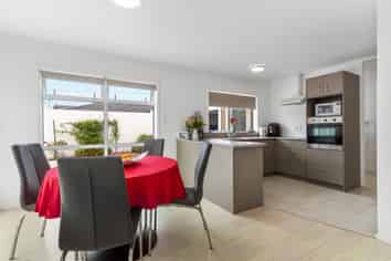 81A Centreway Road, Orewa