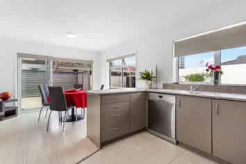 81A Centreway Road, Orewa