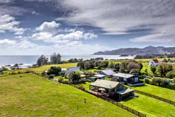 1c Te Kaha Church Road, Te Kaha