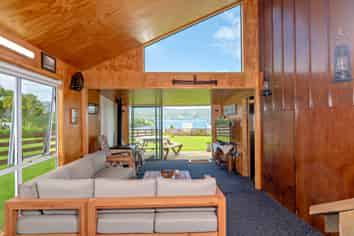 1c Te Kaha Church Road, Te Kaha