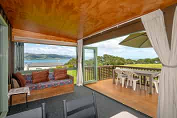 1c Te Kaha Church Road, Te Kaha