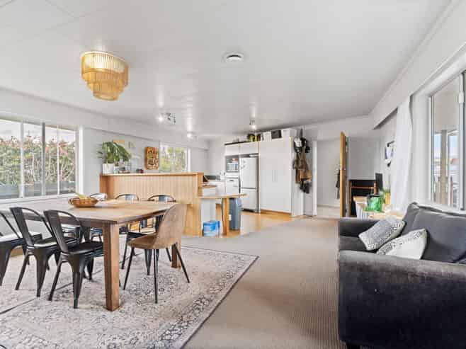 77A Lakings Road, Yelverton
