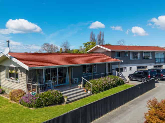 77A Lakings Road, Yelverton