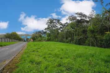 5 A, B, C Chatham Avenue, Paremoremo