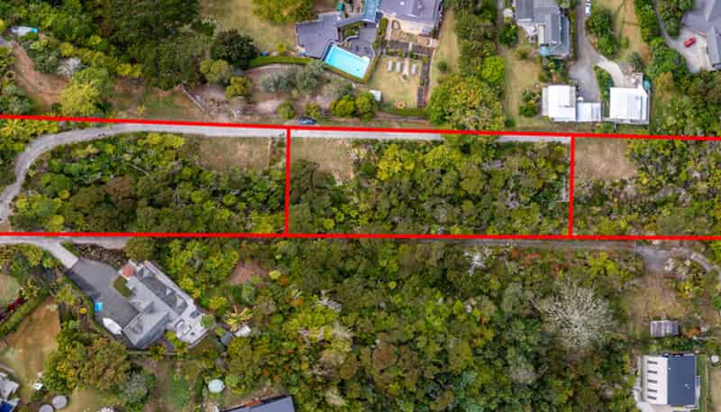 5 A, B, C Chatham Avenue, Paremoremo