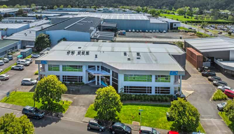 56 Tarndale Grove , Albany