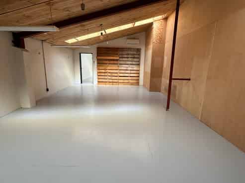 Affordable Industrial - Central Mount