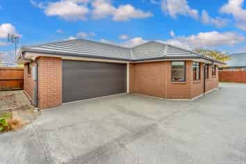 10b Sutton Place, Dallington