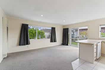 17A Carlisle Street, Levin