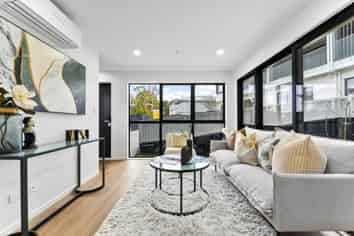 16 Saint Catherine Crescent, West Harbour