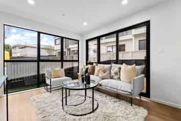 16 Saint Catherine Crescent, West Harbour