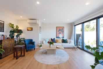 19 Miles Crescent, Newlands