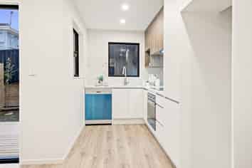 8 A,B,C,E Butterworth Drive, Glendene
