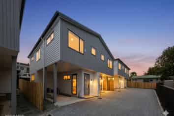 8 A,B,C,E Butterworth Drive, Glendene