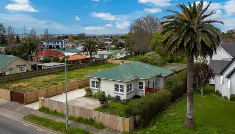 332 Massey Road, Mangere East