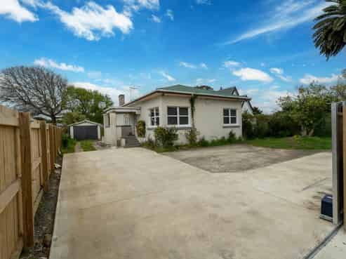 332 Massey Road, Mangere East