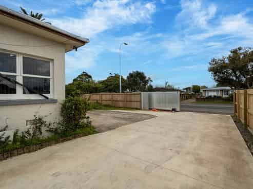 332 Massey Road, Mangere East