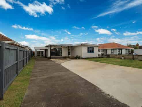 51 Buckland Road, Mangere East