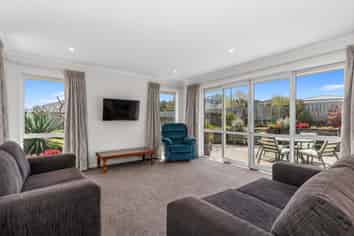 57 North Crest Drive, Onerahi