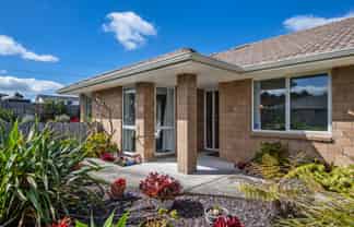 57 North Crest Drive, Onerahi