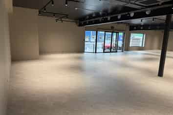 Large scale retail leasing - fringe CBD