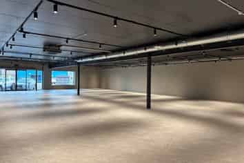 Large scale retail leasing - fringe CBD
