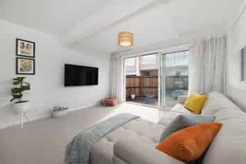 17B West Avenue, Saint Clair