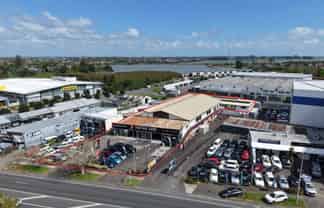 2,090sqm with Huge Profile & Competitive Rental!