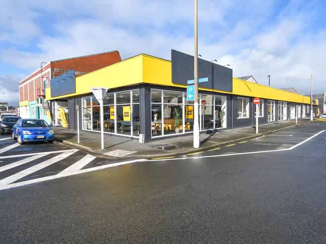 High-Profile Bulk Retail Leasing Opportunity