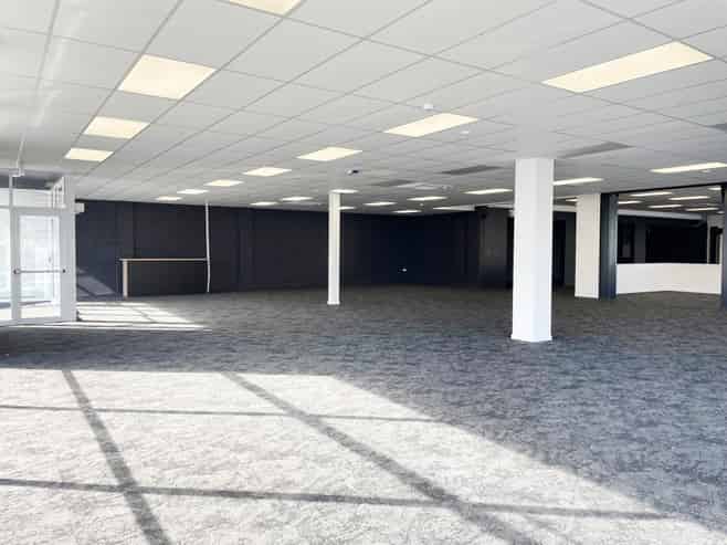 High-Profile Bulk Retail Leasing Opportunity