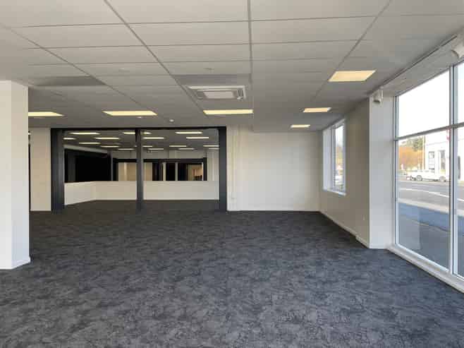 High-Profile Bulk Retail Leasing Opportunity