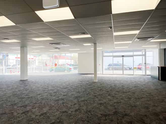 High-Profile Bulk Retail Leasing Opportunity