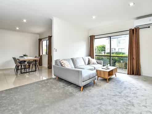 25 Triumph Road, Flat Bush