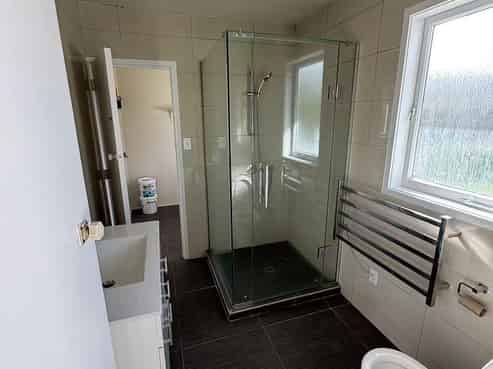 111 Waitakere Road, Waitakere