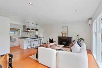 17 Golf Road, New Lynn