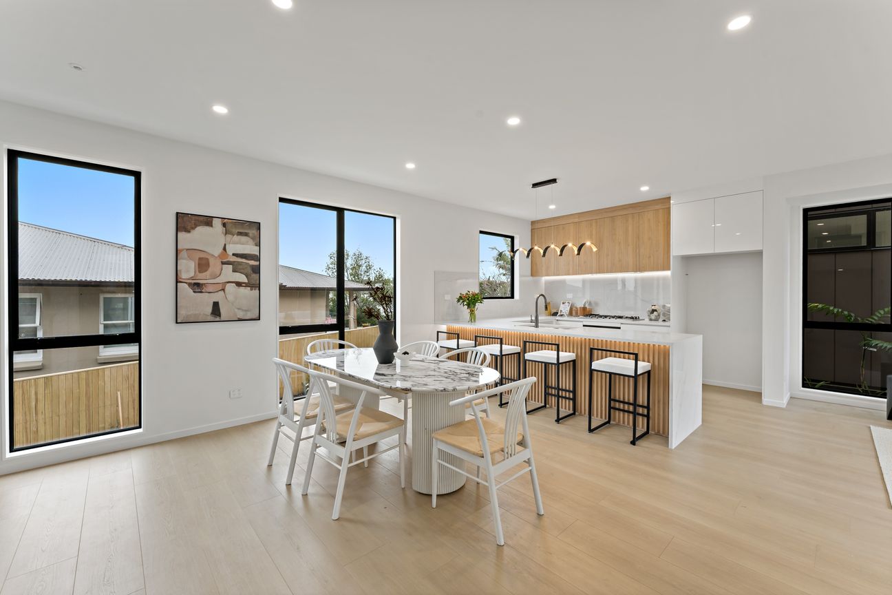 FIND: Indoor-Outdoor Living with Views. - Vista 4