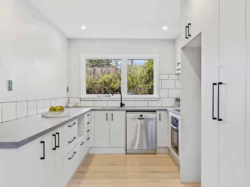 70 Woodbury Street, Russley